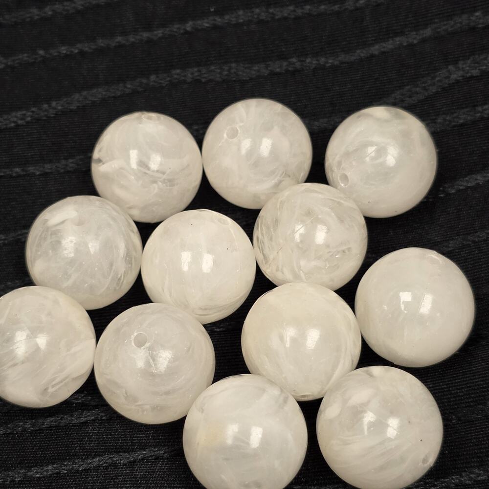 Lot of 12 Large White Marbled Round Beads Loose Jewelry Making Craft Supplies